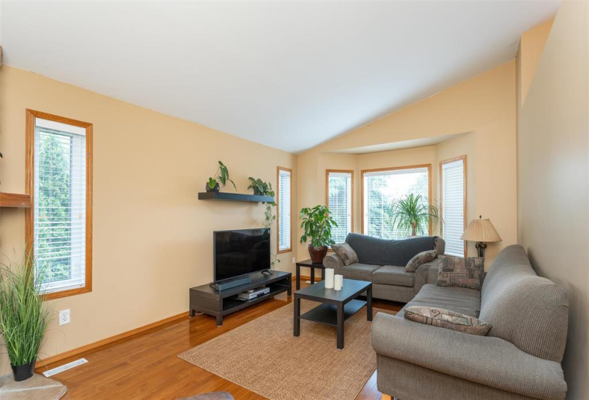 130 Norcross, 6 Bedrooms Bedrooms, 13 Rooms Rooms,2 BathroomsBathrooms,Residential,For Sale,Norcross