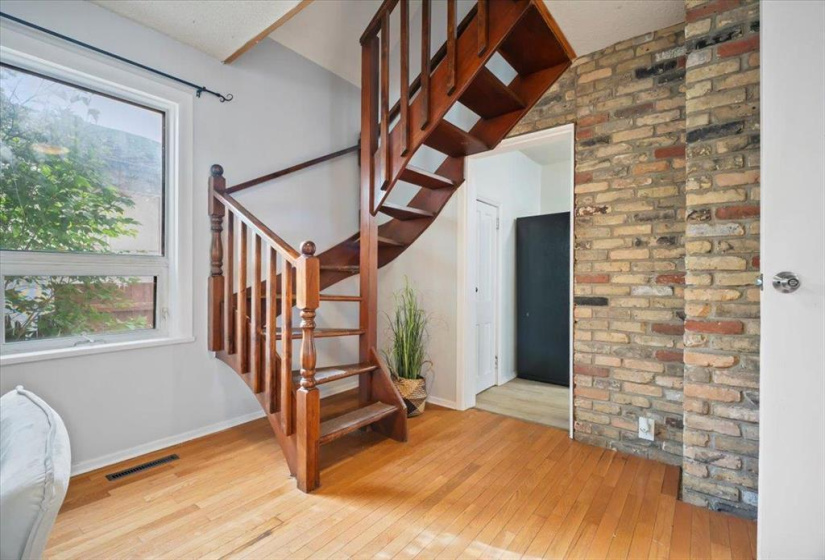 812 McCalman, 3 Bedrooms Bedrooms, 11 Rooms Rooms,1 BathroomBathrooms,Residential,For Sale,McCalman
