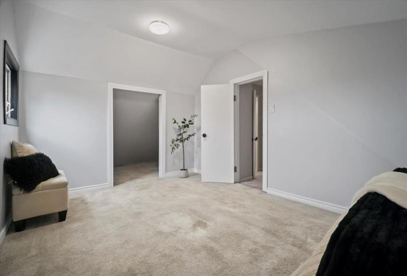 812 McCalman, 3 Bedrooms Bedrooms, 11 Rooms Rooms,1 BathroomBathrooms,Residential,For Sale,McCalman