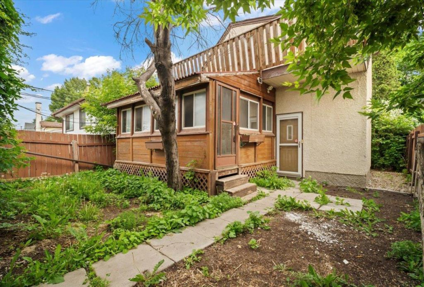812 McCalman, 3 Bedrooms Bedrooms, 11 Rooms Rooms,1 BathroomBathrooms,Residential,For Sale,McCalman