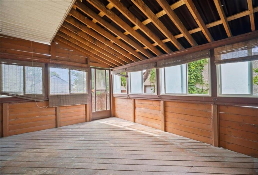 812 McCalman, 3 Bedrooms Bedrooms, 11 Rooms Rooms,1 BathroomBathrooms,Residential,For Sale,McCalman