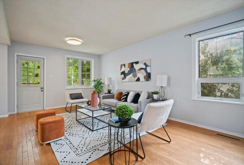 812 McCalman, 3 Bedrooms Bedrooms, 11 Rooms Rooms,1 BathroomBathrooms,Residential,For Sale,McCalman