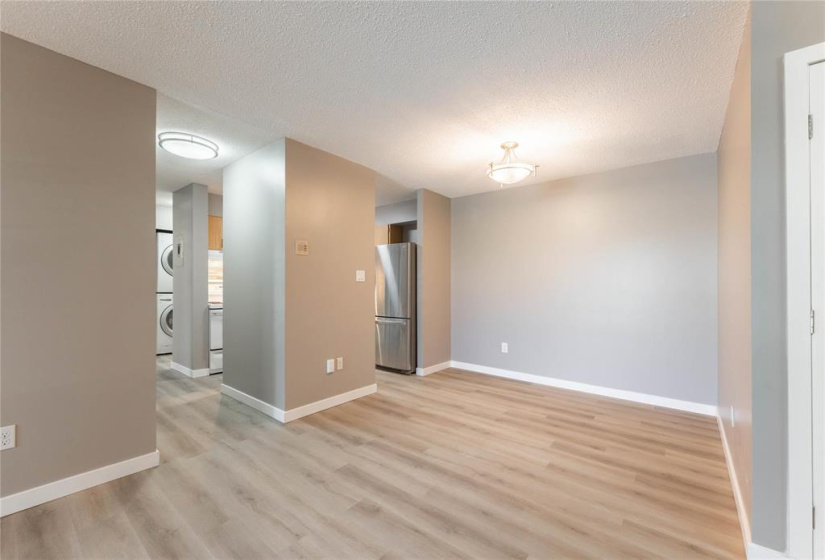 650 Kenaston, 2 Bedrooms Bedrooms, 6 Rooms Rooms,1 BathroomBathrooms,Condominium,For Sale,Kenaston