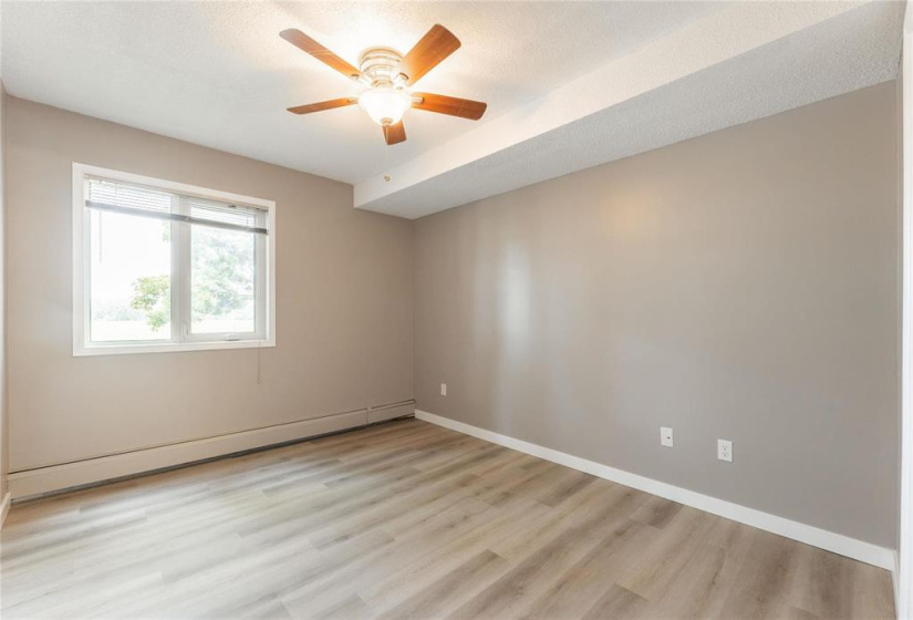 650 Kenaston, 2 Bedrooms Bedrooms, 6 Rooms Rooms,1 BathroomBathrooms,Condominium,For Sale,Kenaston