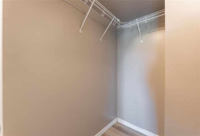 650 Kenaston, 2 Bedrooms Bedrooms, 6 Rooms Rooms,1 BathroomBathrooms,Condominium,For Sale,Kenaston