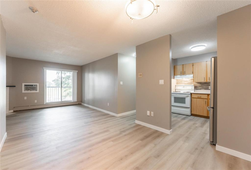650 Kenaston, 2 Bedrooms Bedrooms, 6 Rooms Rooms,1 BathroomBathrooms,Condominium,For Sale,Kenaston