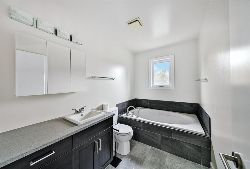 1902 CARRIERE, 3 Bedrooms Bedrooms, 9 Rooms Rooms,2 BathroomsBathrooms,Residential,For Sale,CARRIERE