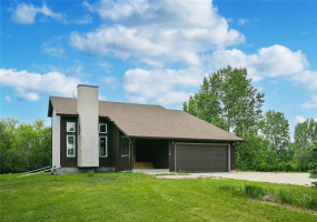 1902 CARRIERE, 3 Bedrooms Bedrooms, 9 Rooms Rooms,2 BathroomsBathrooms,Residential,For Sale,CARRIERE