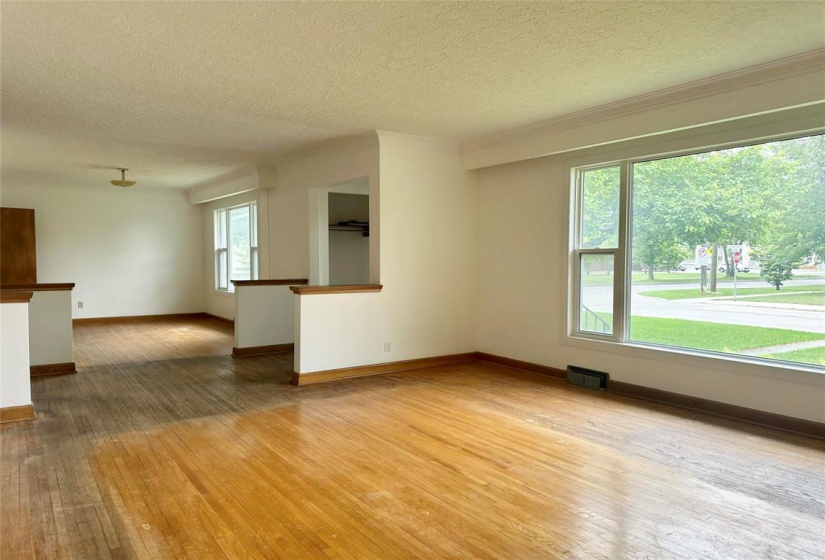 300 Dunbeath, 3 Bedrooms Bedrooms, 7 Rooms Rooms,1 BathroomBathrooms,Residential,For Sale,Dunbeath