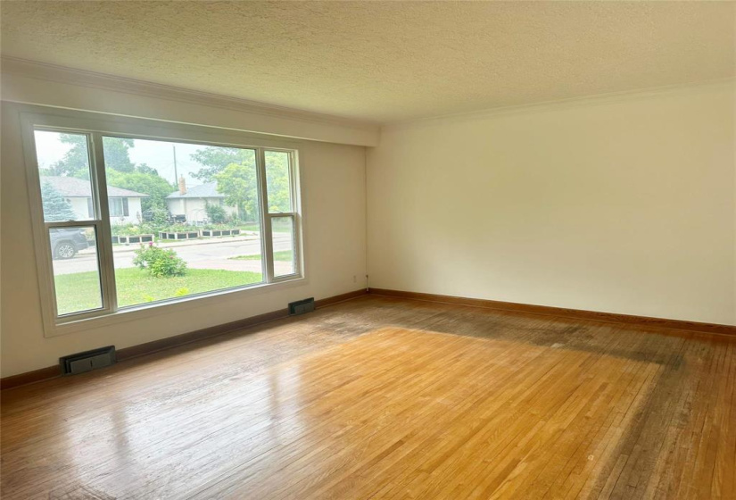 300 Dunbeath, 3 Bedrooms Bedrooms, 7 Rooms Rooms,1 BathroomBathrooms,Residential,For Sale,Dunbeath
