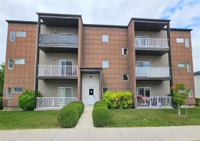858 St Mary's, 2 Bedrooms Bedrooms, 7 Rooms Rooms,1 BathroomBathrooms,Condominium,For Sale,St Mary's
