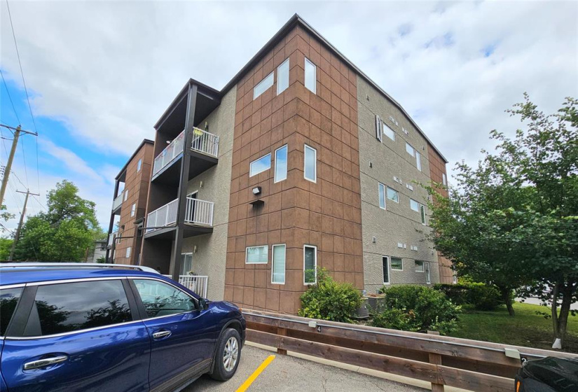 858 St Mary's, 2 Bedrooms Bedrooms, 7 Rooms Rooms,1 BathroomBathrooms,Condominium,For Sale,St Mary's