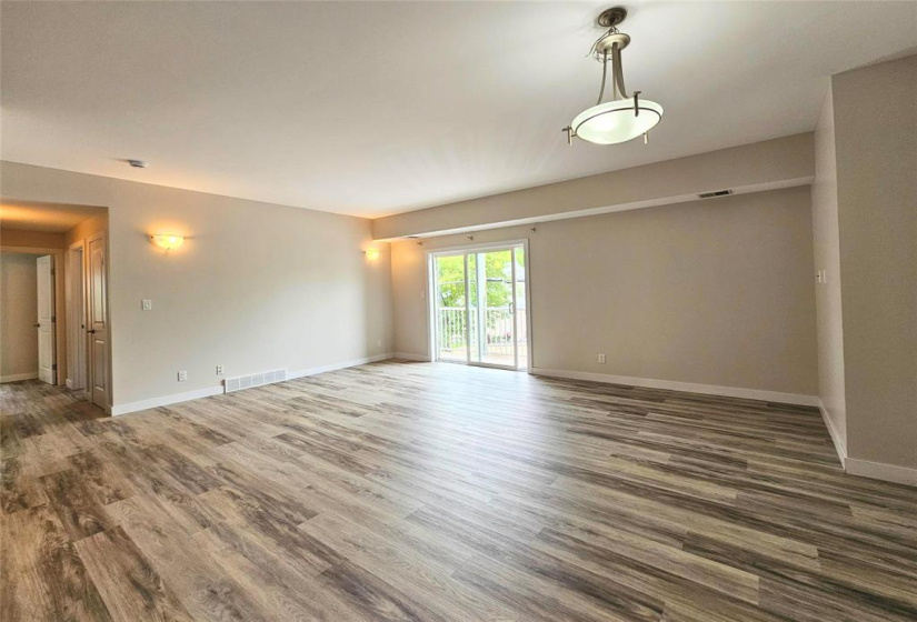 858 St Mary's, 2 Bedrooms Bedrooms, 7 Rooms Rooms,1 BathroomBathrooms,Condominium,For Sale,St Mary's