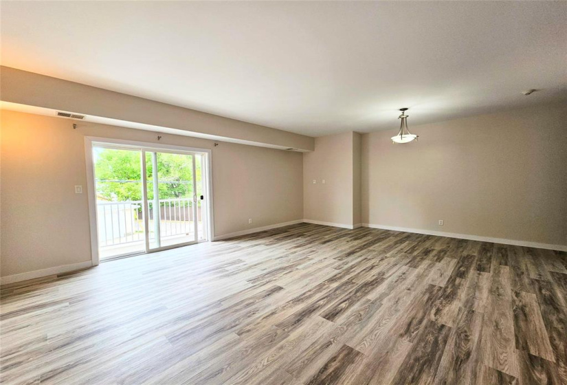 858 St Mary's, 2 Bedrooms Bedrooms, 7 Rooms Rooms,1 BathroomBathrooms,Condominium,For Sale,St Mary's