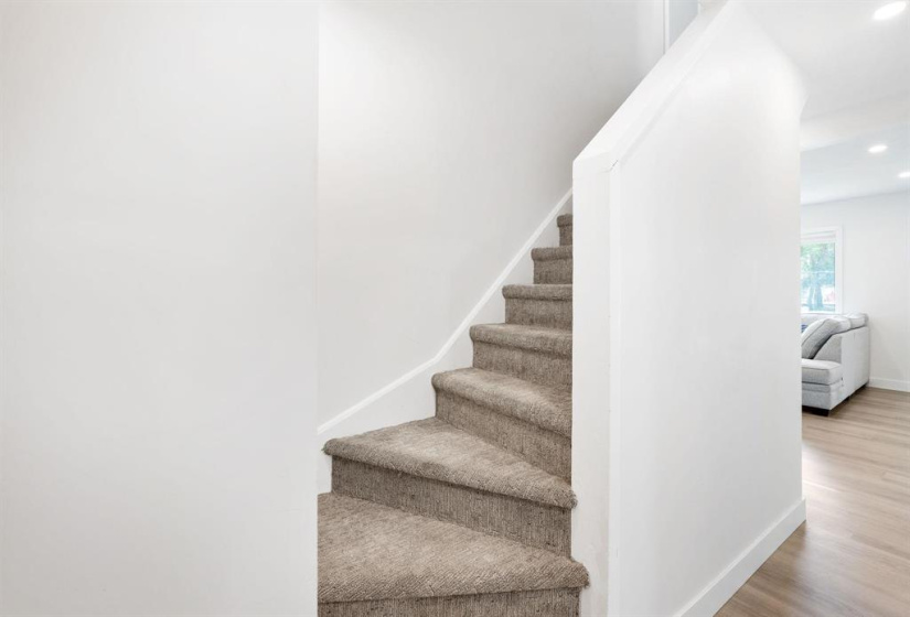1403 Logan, 4 Bedrooms Bedrooms, 9 Rooms Rooms,2 BathroomsBathrooms,Residential,For Sale,Logan
