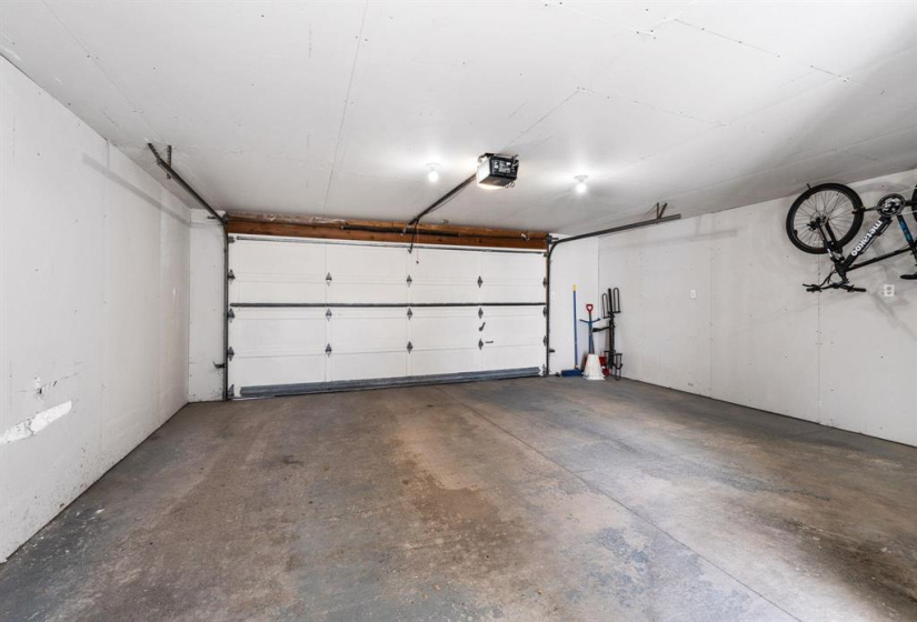 1403 Logan, 4 Bedrooms Bedrooms, 9 Rooms Rooms,2 BathroomsBathrooms,Residential,For Sale,Logan