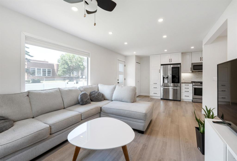 1403 Logan, 4 Bedrooms Bedrooms, 9 Rooms Rooms,2 BathroomsBathrooms,Residential,For Sale,Logan