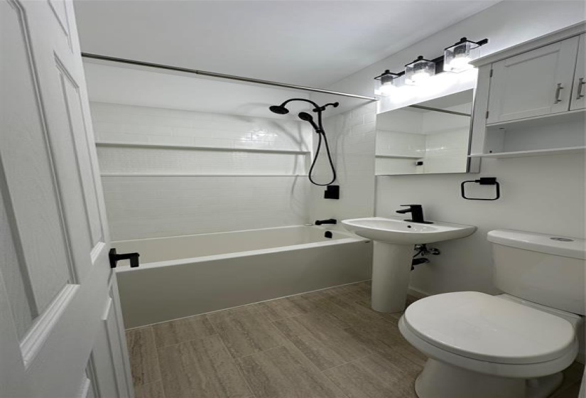 434 DUFFERIN, 2 Bedrooms Bedrooms, 5 Rooms Rooms,1 BathroomBathrooms,Residential,For Sale,DUFFERIN