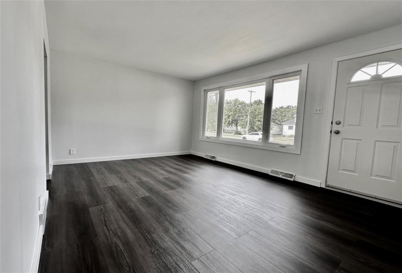 434 DUFFERIN, 2 Bedrooms Bedrooms, 5 Rooms Rooms,1 BathroomBathrooms,Residential,For Sale,DUFFERIN
