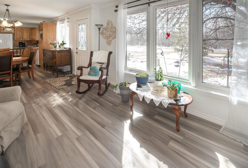25109 35 N, 3 Bedrooms Bedrooms, 9 Rooms Rooms,2 BathroomsBathrooms,Residential,For Sale,35 N