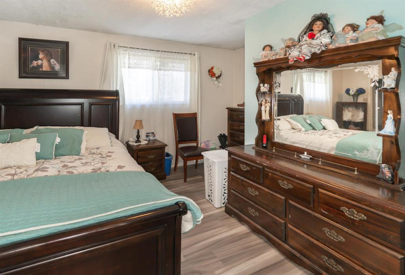 25109 35 N, 3 Bedrooms Bedrooms, 9 Rooms Rooms,2 BathroomsBathrooms,Residential,For Sale,35 N