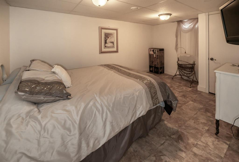 25109 35 N, 3 Bedrooms Bedrooms, 9 Rooms Rooms,2 BathroomsBathrooms,Residential,For Sale,35 N