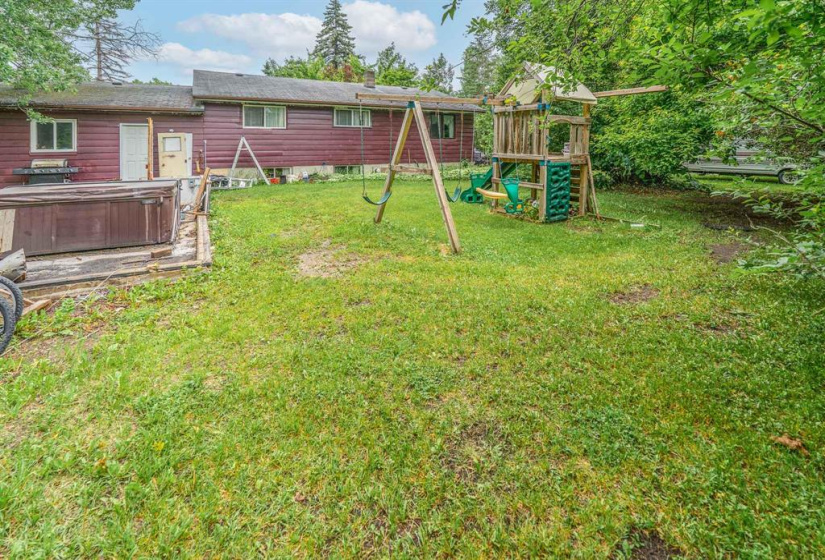 25109 35 N, 3 Bedrooms Bedrooms, 9 Rooms Rooms,2 BathroomsBathrooms,Residential,For Sale,35 N