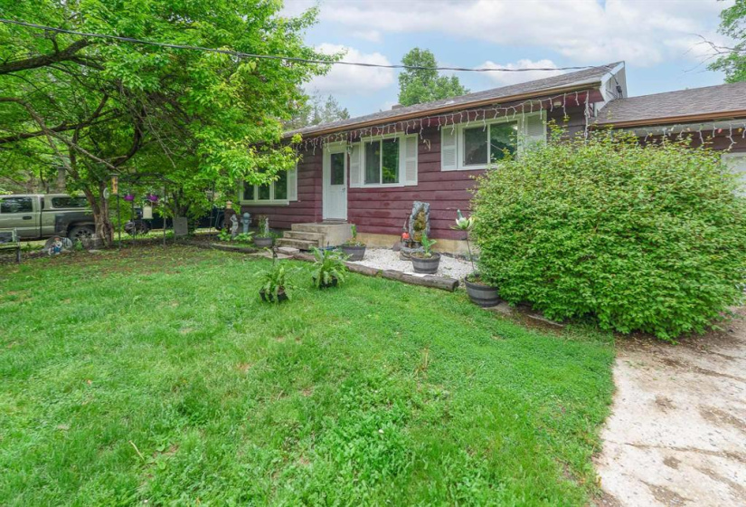 25109 35 N, 3 Bedrooms Bedrooms, 9 Rooms Rooms,2 BathroomsBathrooms,Residential,For Sale,35 N