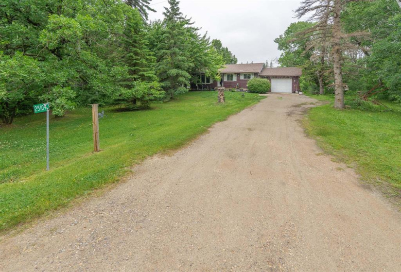 25109 35 N, 3 Bedrooms Bedrooms, 9 Rooms Rooms,2 BathroomsBathrooms,Residential,For Sale,35 N