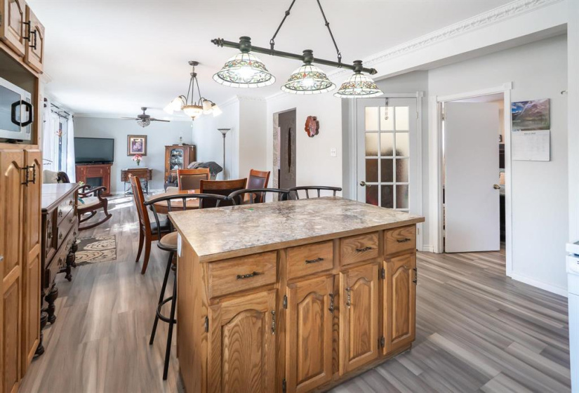 25109 35 N, 3 Bedrooms Bedrooms, 9 Rooms Rooms,2 BathroomsBathrooms,Residential,For Sale,35 N