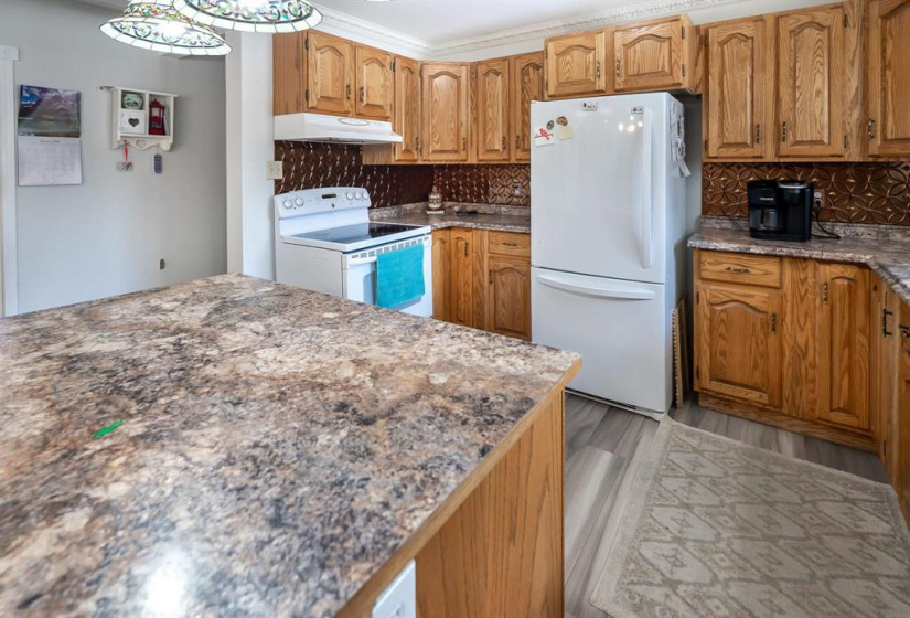 25109 35 N, 3 Bedrooms Bedrooms, 9 Rooms Rooms,2 BathroomsBathrooms,Residential,For Sale,35 N