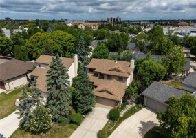 102 Wallingford, 4 Bedrooms Bedrooms, 15 Rooms Rooms,3 BathroomsBathrooms,Residential,For Sale,Wallingford