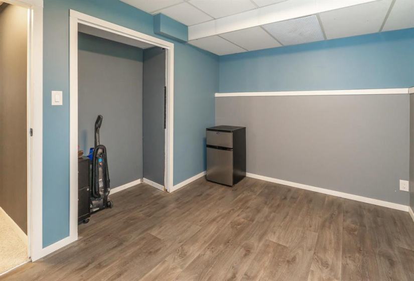 Basement bedroom closet