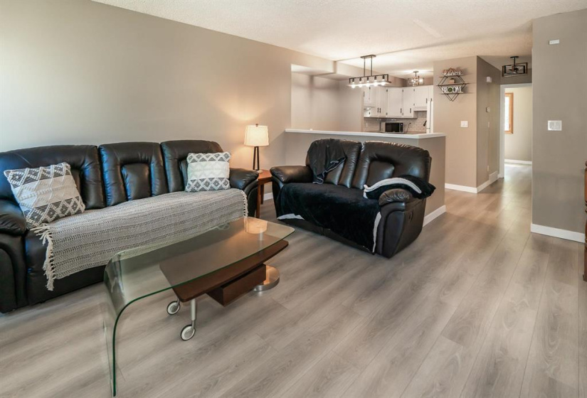63 Alwood, 3 Bedrooms Bedrooms, 11 Rooms Rooms,2 BathroomsBathrooms,Residential,For Sale,Alwood