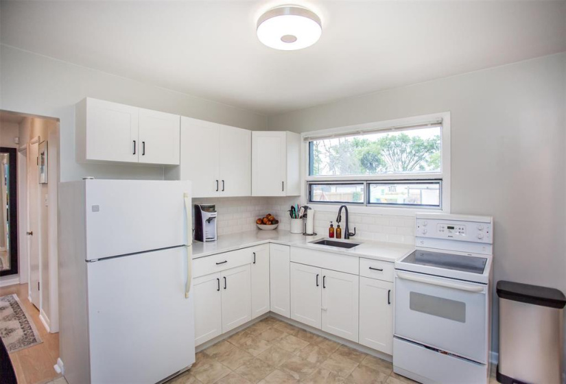 532 Melrose, 2 Bedrooms Bedrooms, 7 Rooms Rooms,1 BathroomBathrooms,Residential,For Sale,Melrose