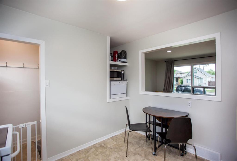 532 Melrose, 2 Bedrooms Bedrooms, 7 Rooms Rooms,1 BathroomBathrooms,Residential,For Sale,Melrose