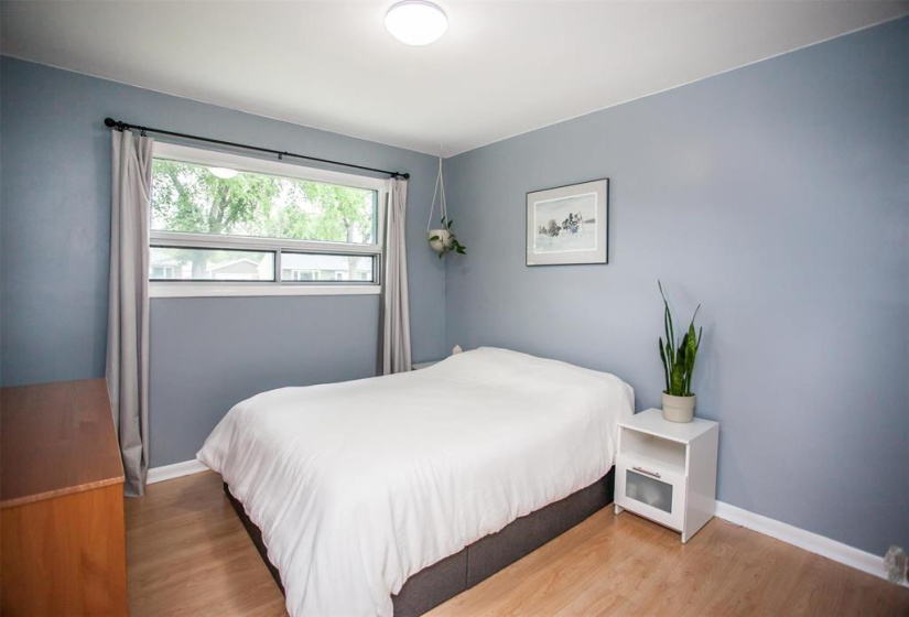 532 Melrose, 2 Bedrooms Bedrooms, 7 Rooms Rooms,1 BathroomBathrooms,Residential,For Sale,Melrose