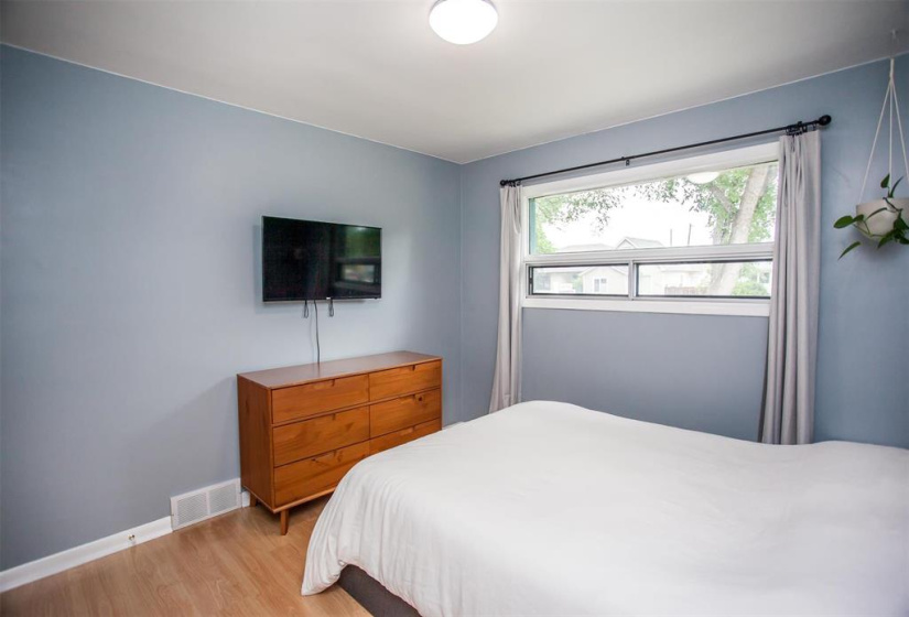 532 Melrose, 2 Bedrooms Bedrooms, 7 Rooms Rooms,1 BathroomBathrooms,Residential,For Sale,Melrose