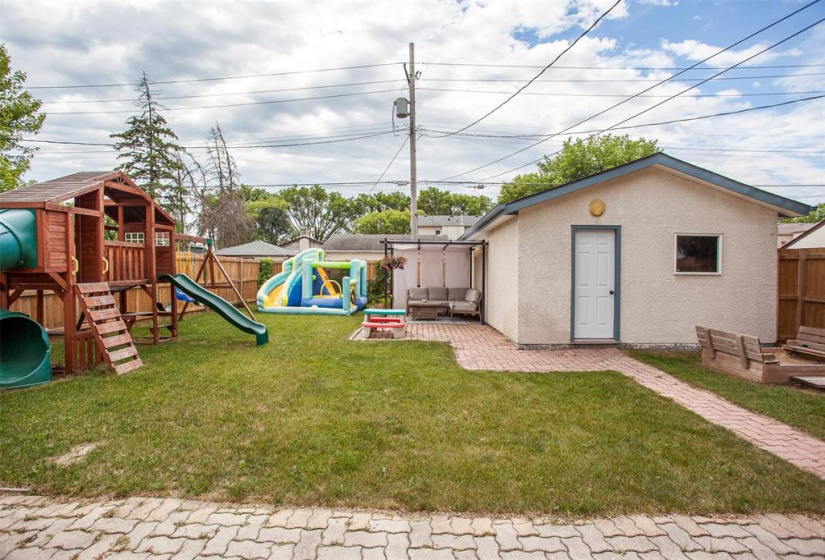 532 Melrose, 2 Bedrooms Bedrooms, 7 Rooms Rooms,1 BathroomBathrooms,Residential,For Sale,Melrose