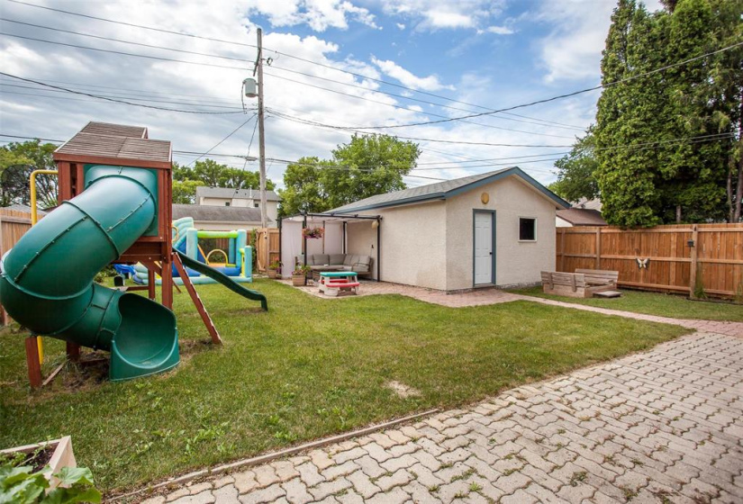 532 Melrose, 2 Bedrooms Bedrooms, 7 Rooms Rooms,1 BathroomBathrooms,Residential,For Sale,Melrose