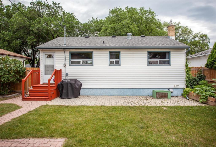 532 Melrose, 2 Bedrooms Bedrooms, 7 Rooms Rooms,1 BathroomBathrooms,Residential,For Sale,Melrose