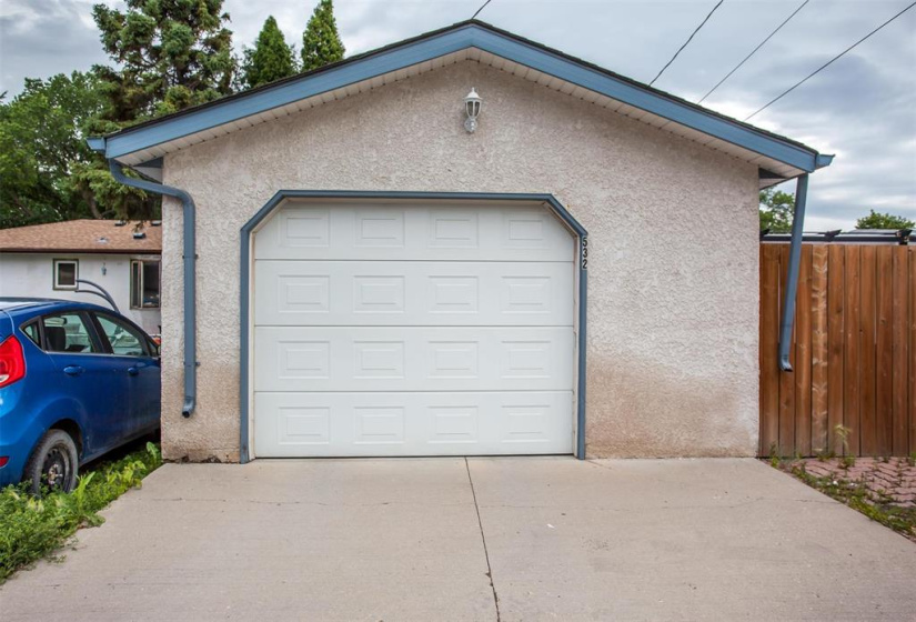532 Melrose, 2 Bedrooms Bedrooms, 7 Rooms Rooms,1 BathroomBathrooms,Residential,For Sale,Melrose