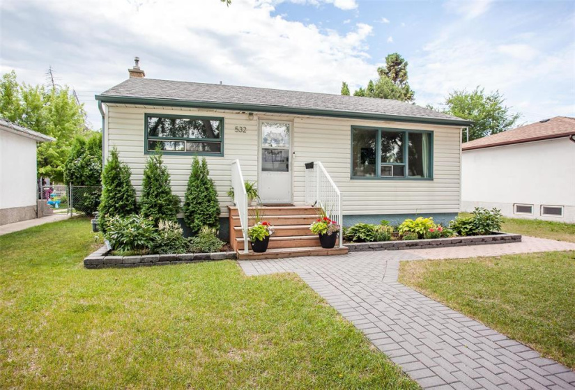 532 Melrose, 2 Bedrooms Bedrooms, 7 Rooms Rooms,1 BathroomBathrooms,Residential,For Sale,Melrose