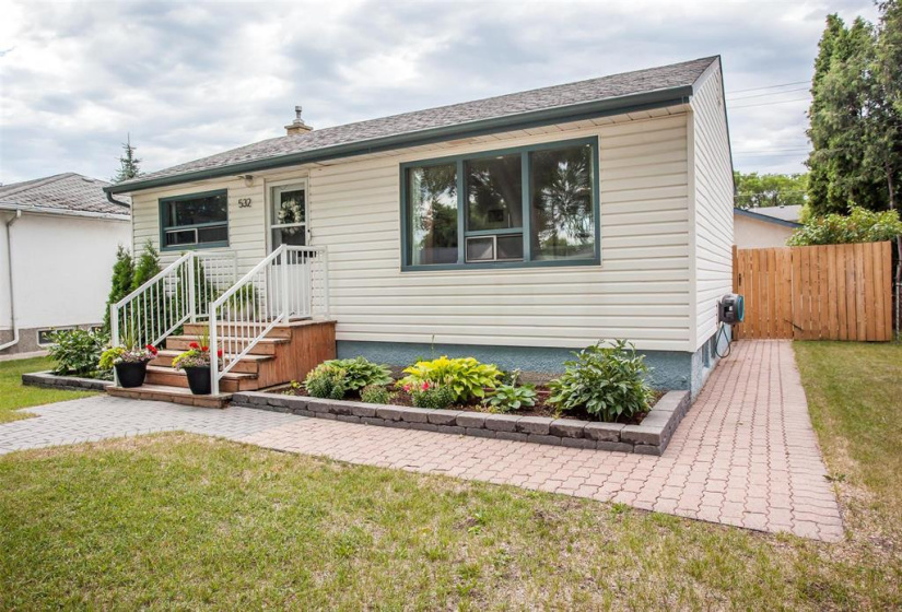 532 Melrose, 2 Bedrooms Bedrooms, 7 Rooms Rooms,1 BathroomBathrooms,Residential,For Sale,Melrose