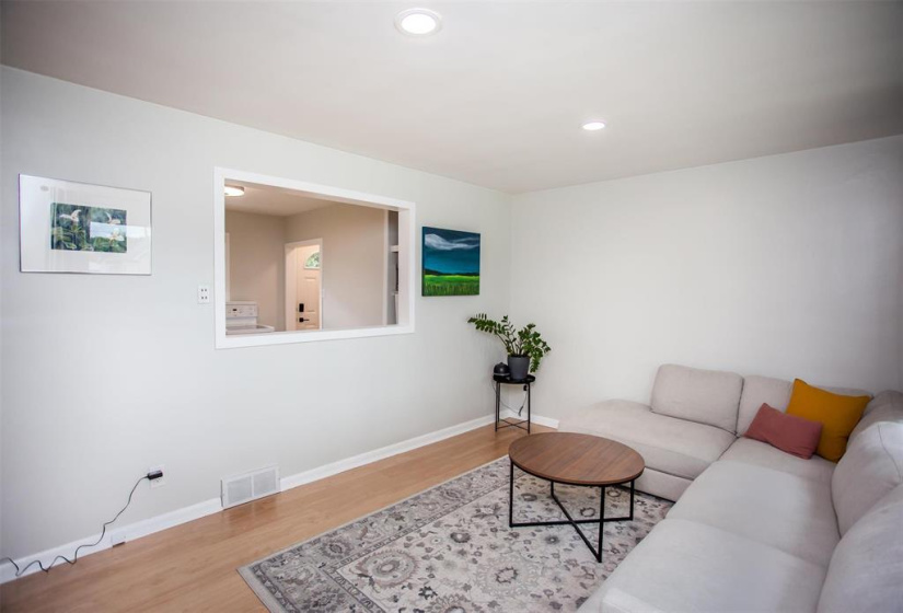 532 Melrose, 2 Bedrooms Bedrooms, 7 Rooms Rooms,1 BathroomBathrooms,Residential,For Sale,Melrose