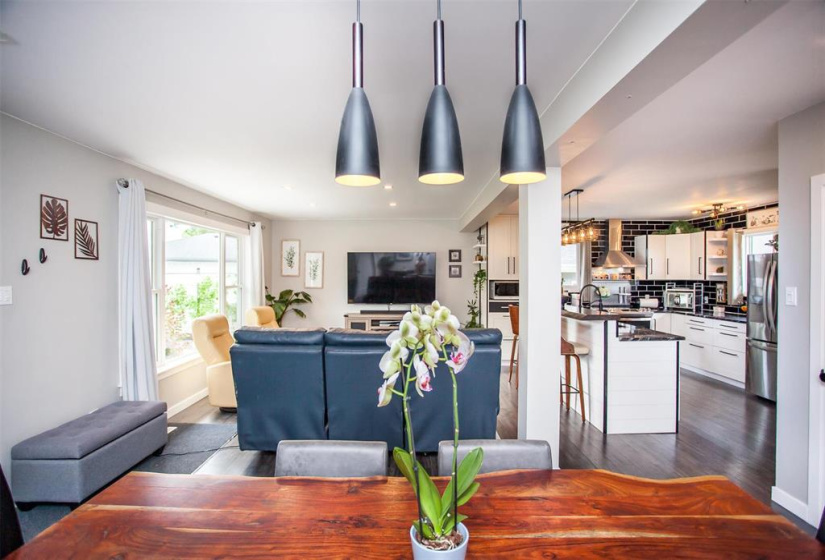 19 Blue Heron, 5 Bedrooms Bedrooms, 10 Rooms Rooms,2 BathroomsBathrooms,Residential,For Sale,Blue Heron