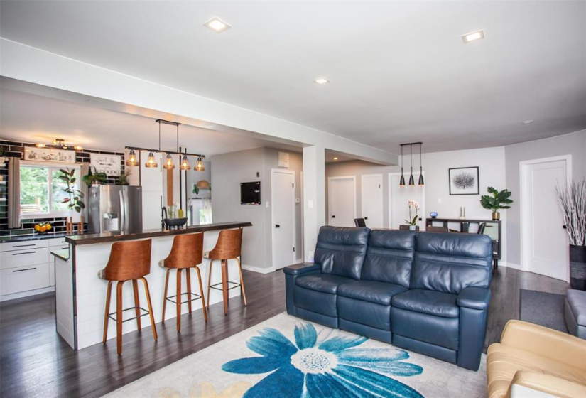 19 Blue Heron, 5 Bedrooms Bedrooms, 10 Rooms Rooms,2 BathroomsBathrooms,Residential,For Sale,Blue Heron