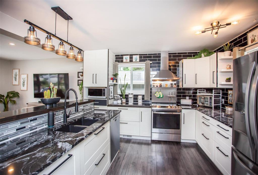 19 Blue Heron, 5 Bedrooms Bedrooms, 10 Rooms Rooms,2 BathroomsBathrooms,Residential,For Sale,Blue Heron