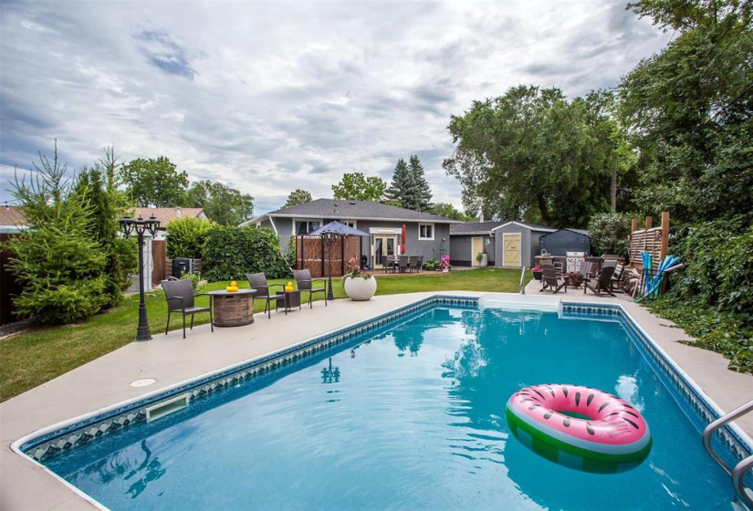 19 Blue Heron, 5 Bedrooms Bedrooms, 10 Rooms Rooms,2 BathroomsBathrooms,Residential,For Sale,Blue Heron
