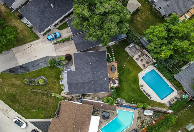 19 Blue Heron, 5 Bedrooms Bedrooms, 10 Rooms Rooms,2 BathroomsBathrooms,Residential,For Sale,Blue Heron
